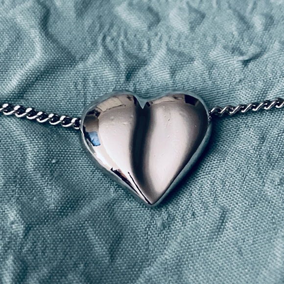 Avon vintage 1977 puffed heart pendant necklace - Picture 2 of 5